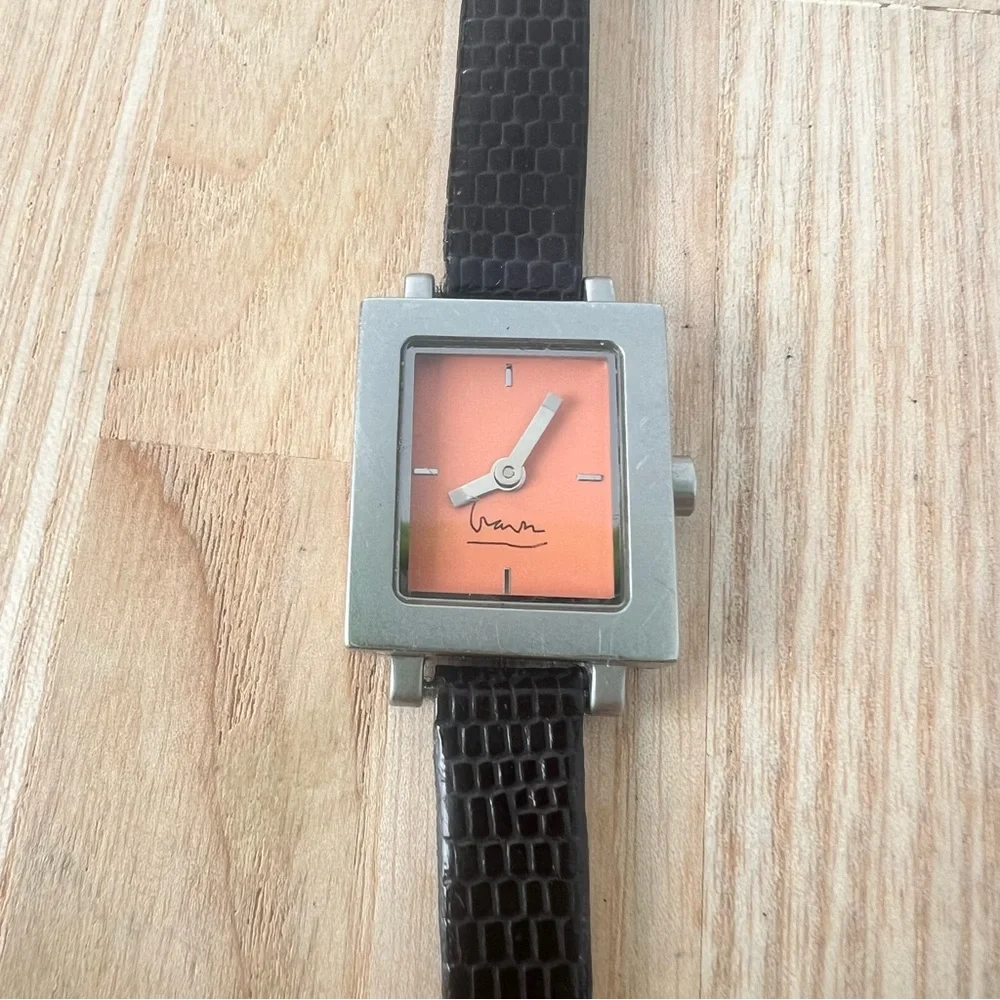 Graves design Shenandoah projects ladies rectangular dress watch NEW BATTERY